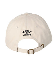 Cargar imagen en el visor de la galería, Gorra UMBRO escudo beige
