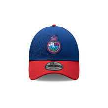 Cargar imagen en el visor de la galería, GORRA NEW ERA BLUE VISERA ROJA 940
