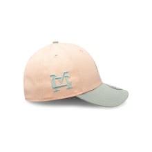 Cargar imagen en el visor de la galería, GORRA NEW ERA CLRWY PCH 940
