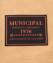 Cargar imagen en el visor de la galería, PLAYERA BEIGE ESCUDO
